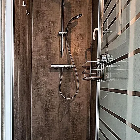 A Seulement 150m Et Rue Pietonne, Maison 90m2, 6 Personnes Avec Parking Prive Et 2 Terrasses Sud Saint-Jean-de-Monts