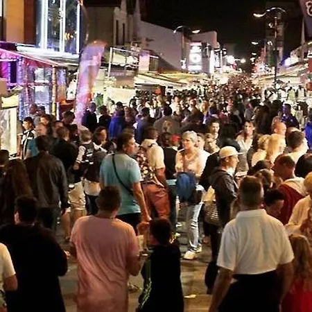 A Seulement 150m Et Commerces Maison 90m2 4 Pièces Avec Parking Privé Et 2 Terrasses Sud * Saint-Jean-de-Monts